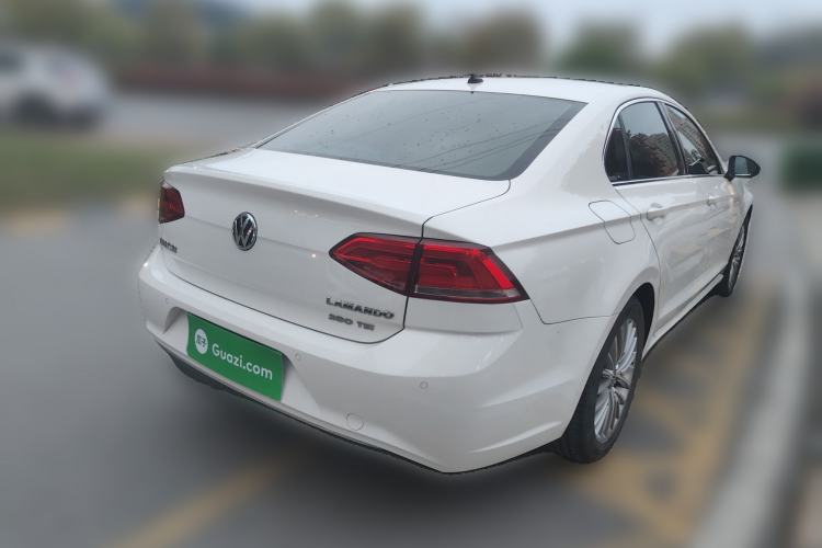 Used Volkswagen Lamando 2015 280TSI DSG Luxury Edition Rear Right 45 Deg