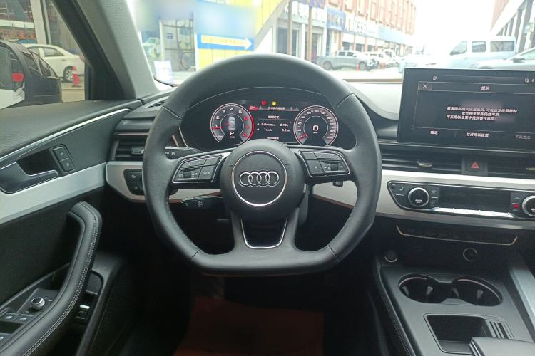 Used Audi A4L 2022 40 TFSI Luxury Dynamic Model Steering Wheel