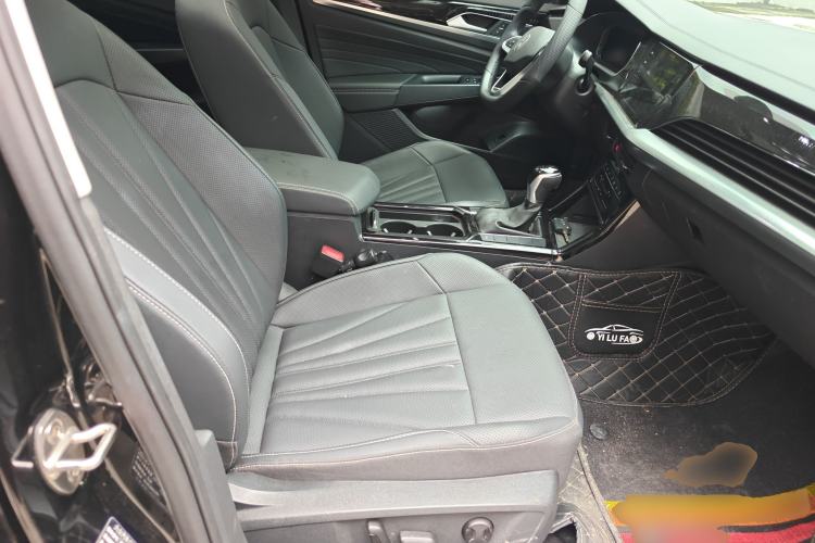 Used Volkswagen Passat 2025 Outstanding Model 330TSI Starry Elite Edition Right Front Seat