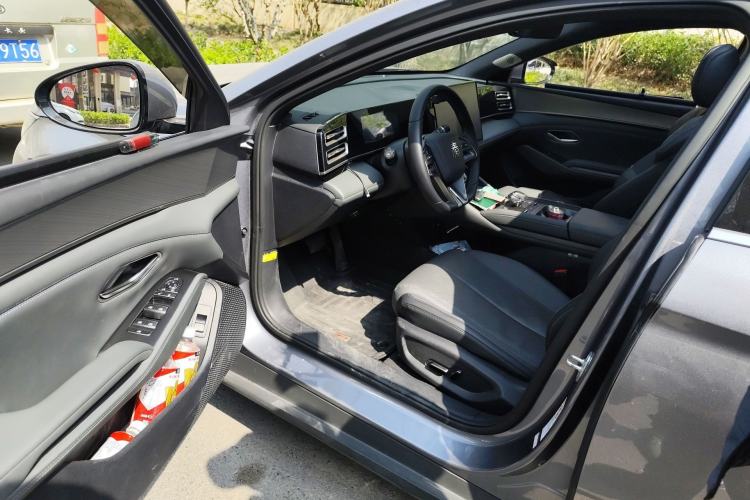 Used BYD Qin L 2024 DM-i 120KM Excellence Model Driver Seat