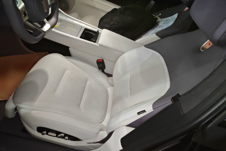 Used Avatr 12 2025 Ultra Extended-Range Edition Left Front Seat