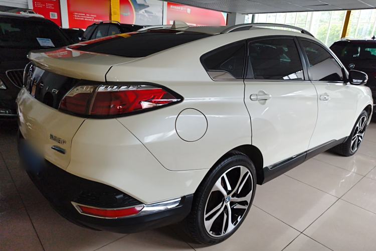 Used Venucia T90 2017 2.0L CVT Leading Edition