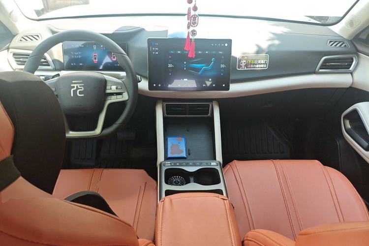 Used BYD Yuan UP 2025 Intelligent Driving Version 401 KM Dynamic Edition Center Console