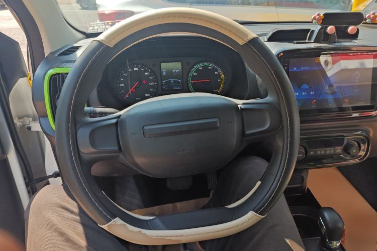 Used Roewe Clever 2021 302 km New Four-Seater Super-Efficient Version
