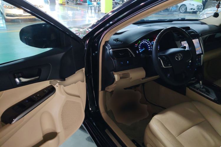 Used Toyota Camry 2015 2.0G Premier Edition
