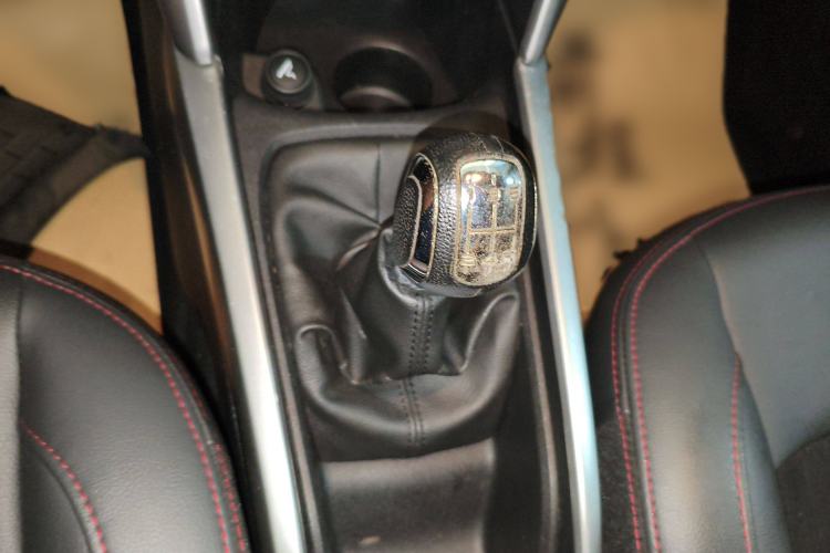 Used Citroen C3-XR 2015 1.6L Manual Pioneer Model Gear Lever