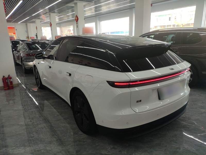 Used Li Auto i6 2025 Model Two-Wheel-Drive Standard Type — 4