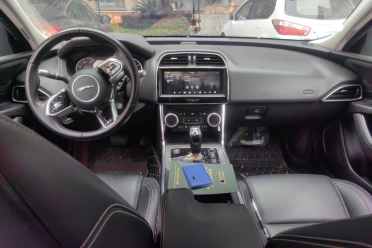 Used Jaguar XEL 2020 2.0T 200PS R-DYNAMIC Youth Sports Edition Center Console