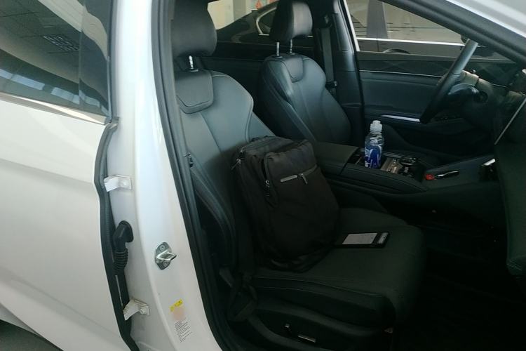 Used BYD Qin L 2025 DM-i Smart Drive 120KM Superior Model
