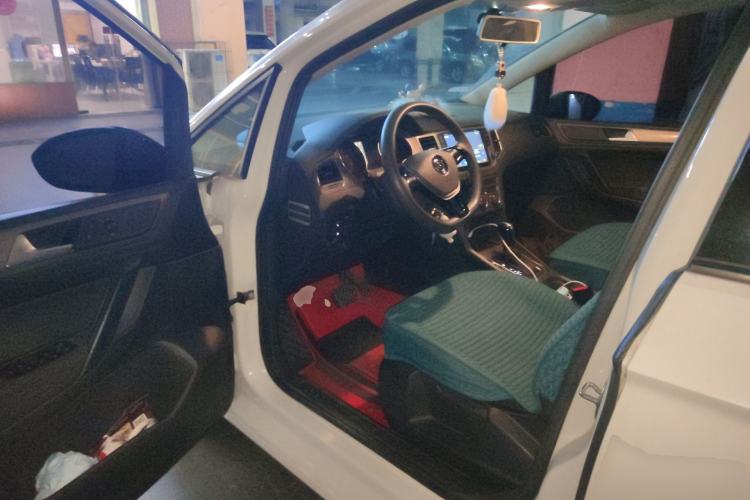 Used Volkswagen Golf Sportsvan 2016 1.6L Automatic Comfort Model Driver Seat