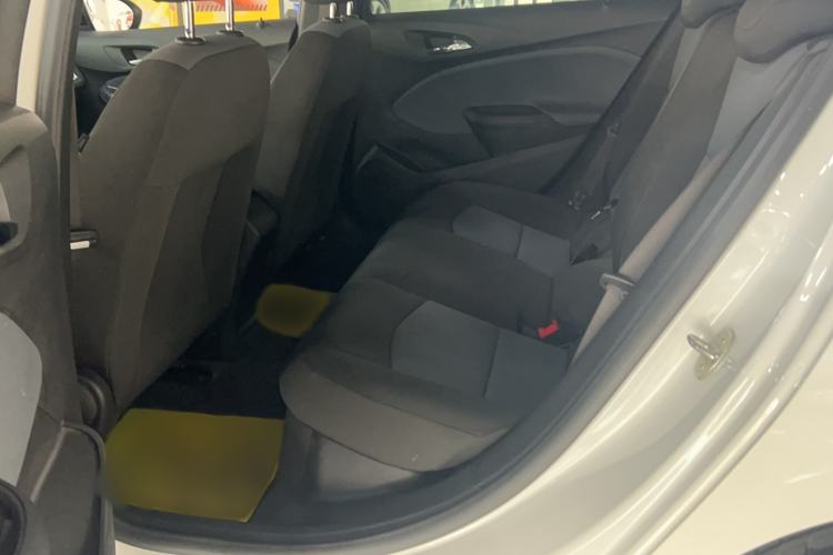 Used Chevrolet Cruze 2018 Redline 320 Automatic Pioneer Edition Interior 2