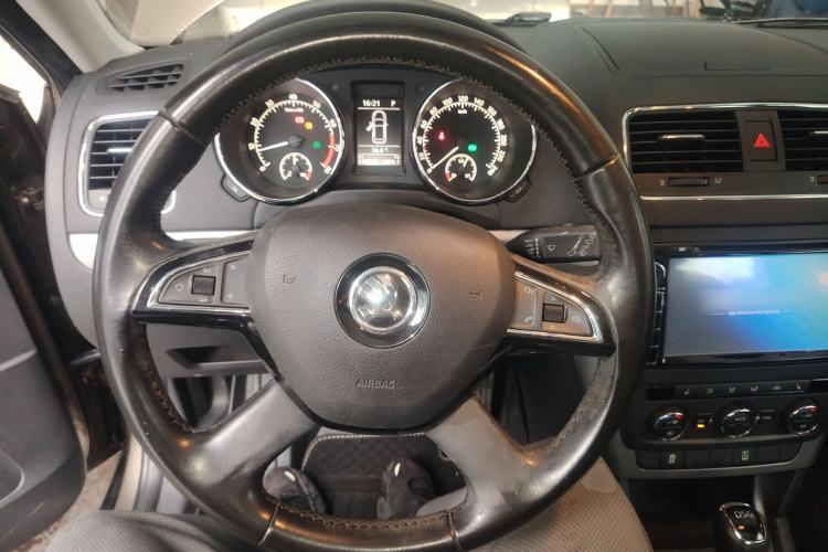 Used Skoda Yeti 2014 1.4 TSI DSG Polar Edition Steering Wheel