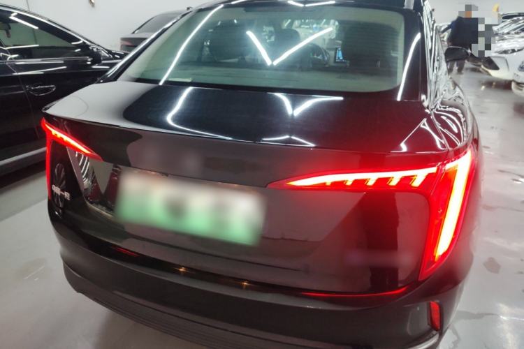 Used Hongqi E-QM5 2022 431 km Charge & Enjoy Edition