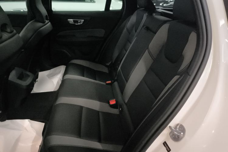 Used Volvo V60 2024 B5 Zhiyuan Sport Edition
