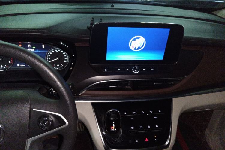 Used Buick GL8 2022 Land Cruiser Executive Class 652T Comfort Model
