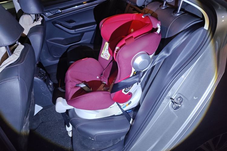 Used Volkswagen Sagitar 2017 230TSI Automatic Luxury Edition
