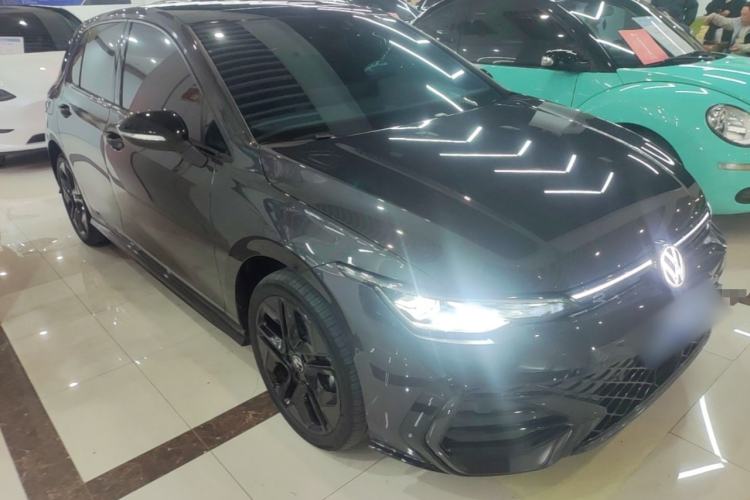 Used Volkswagen Golf 2025 Facelifted II 300TSI R-Line Front Right 45 Deg