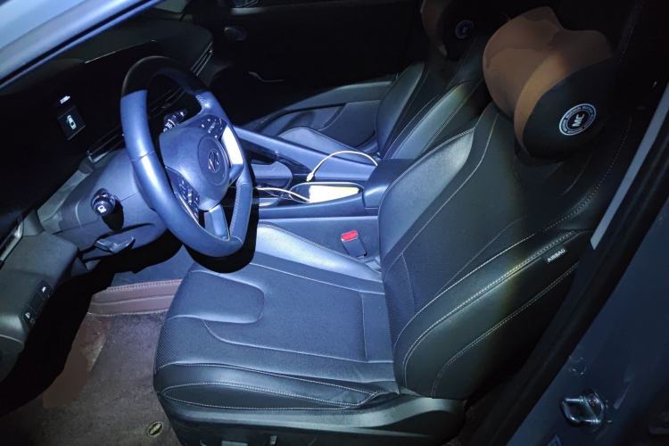 Used Hyundai Elantra 2022 1.5L CVT LUX Prestige Edition
