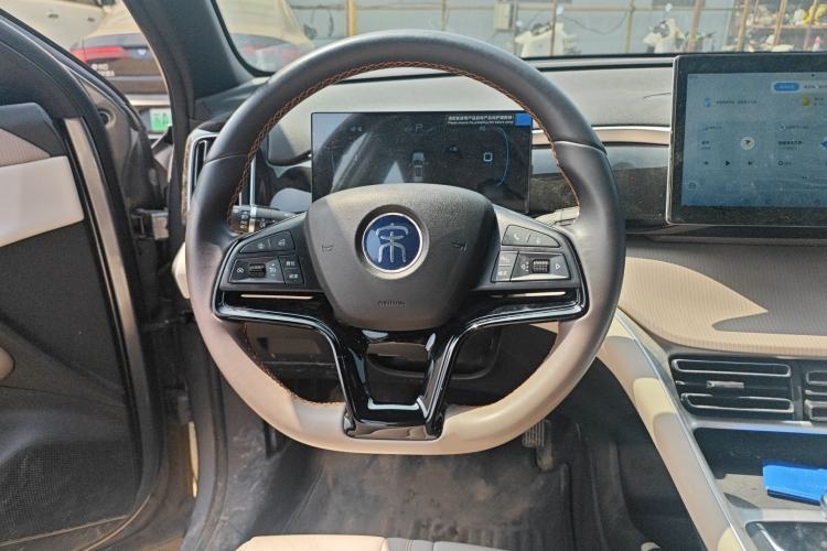 Used BYD Song Pro New Energy 2024 HONOR Edition DM-i 71KM Navigation Model
