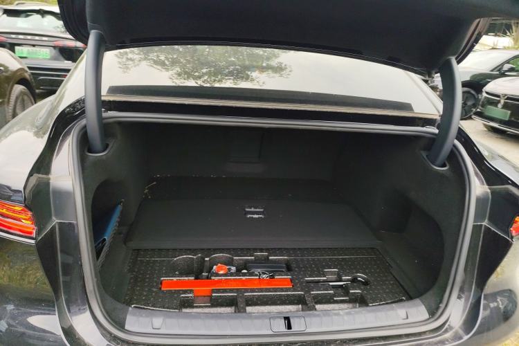 Used VOYAH PASSION 2024 PHEV Four-Wheel Drive Ultra-Long Range Executive Edition