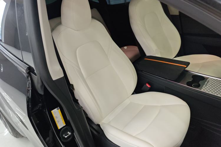 Used Tesla Model Y 2021 Standard Range Rear-Wheel Drive Version Right Front Seat