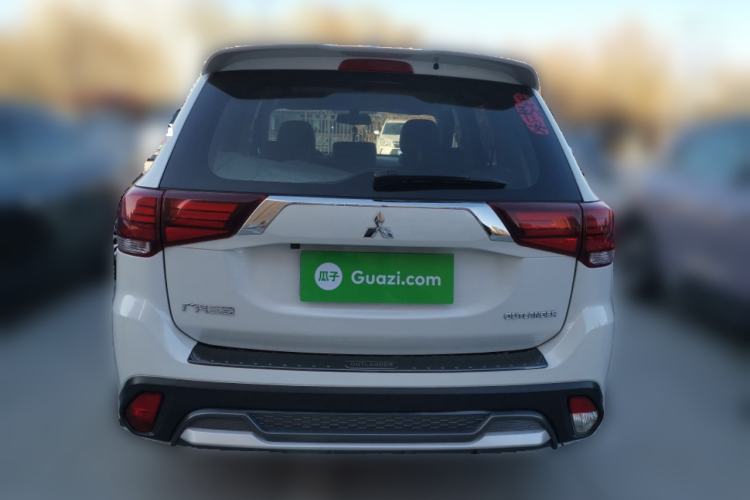 Used Mitsubishi Outlander 2020 2.0L Two-Wheel Drive Enjoyment Version 5 Seats Rear