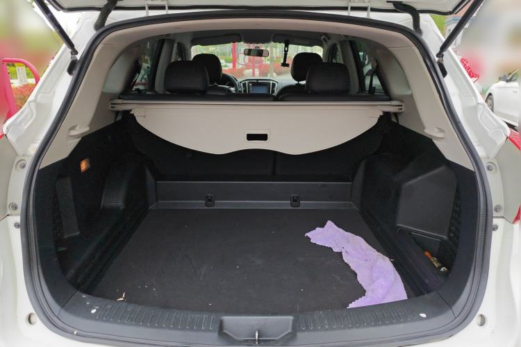 Used Venucia T70 2015 2.0L CVT Smart Choice Edition Trunk