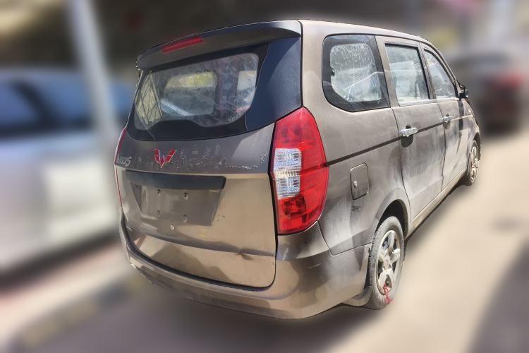 Used Wuling Hongguang 2015 1.5L S Basic Version China V Standard Rear Right 45 Deg