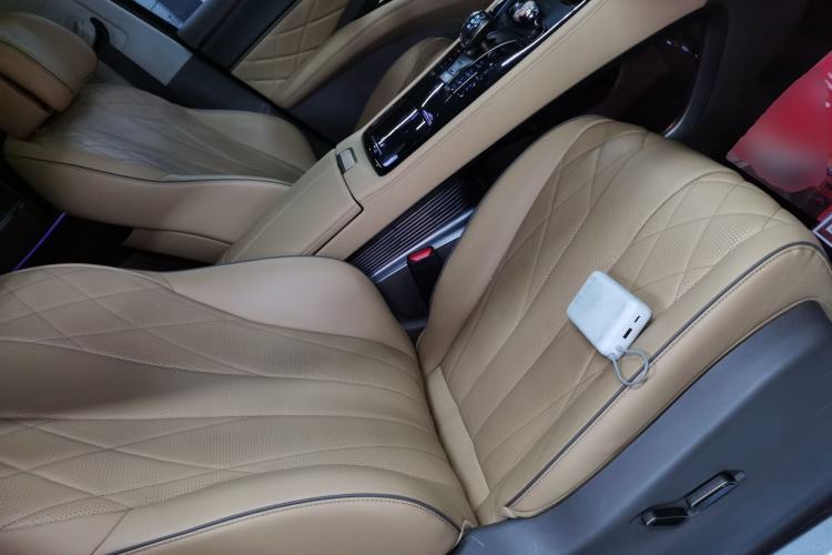 Used Denza D9 2022 DM-i 970 Four-Wheel Drive Flagship Model Right Front Seat