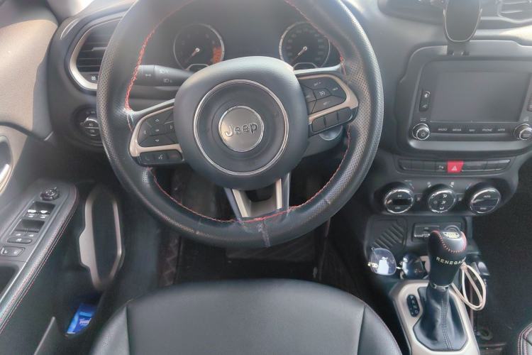 Used Jeep Renegade 2016 1.4T Automatic Jingneng Version+ Steering Wheel