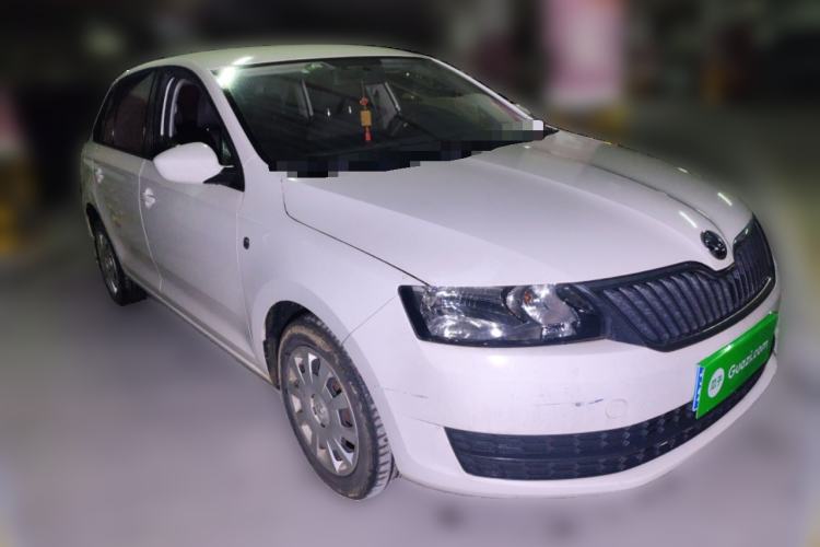 Used Skoda Rapid Spaceback 2016 Revised Version 1.6L Manual Front-Drive Edition Front Right 45 Deg