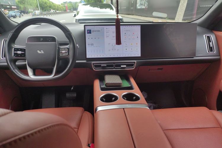 Used Li Auto L8 2023 Pro Model Center Console