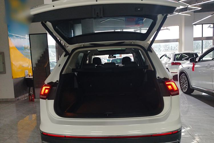 Used Volkswagen Tiguan L 2022 330TSI Automatic Two-Wheel Drive Smart Edition