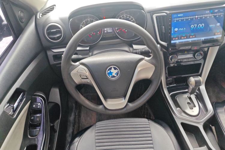 Used Venucia T70 2016 2.0L CVT Smart Edition Steering Wheel