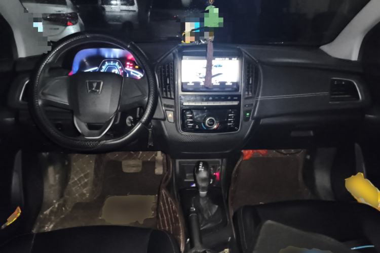 Used Luxgen S3 2016 1.6L CVT Smart Enjoyment Model Center Console