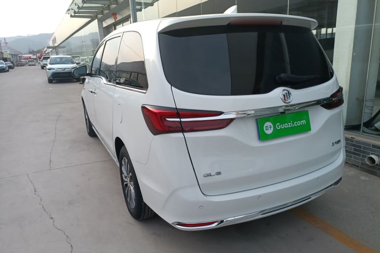 Used Buick GL8 2023 Facelifted Land Cruiser Executive Luxury Version
