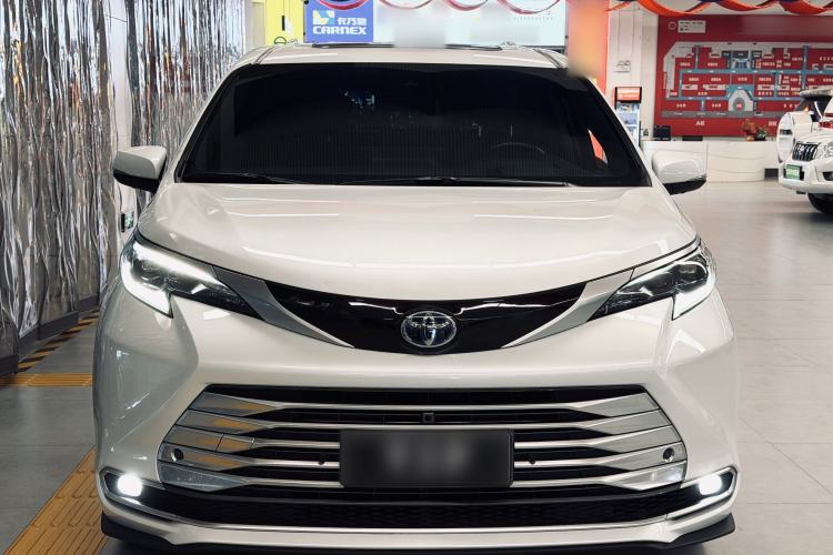 Used Toyota Sienna 2021 2.5L Hybrid Platinum Edition