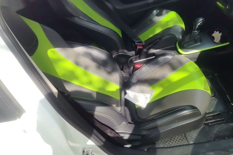 Used Roewe Clever 2021 302 km New Four-Seater Super-Efficient Version Right Front Seat