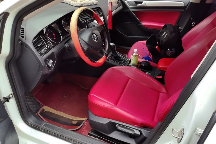 Used Volkswagen Golf 2018 1.6L Automatic Fashion Model