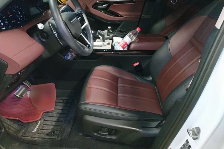 Used Land Rover Range Evoque 2022 Aurora L 249 PS R-Dynamic Luxury Edition Left Front Seat