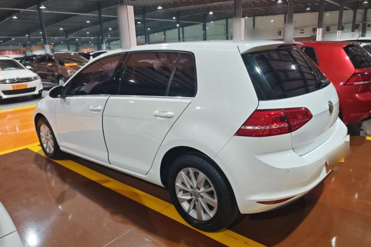 Used Volkswagen Golf 2016 1.6L Automatic Fashion Model