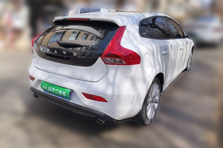 Used Volvo V40 2015 1.6T Zhiyi Edition
