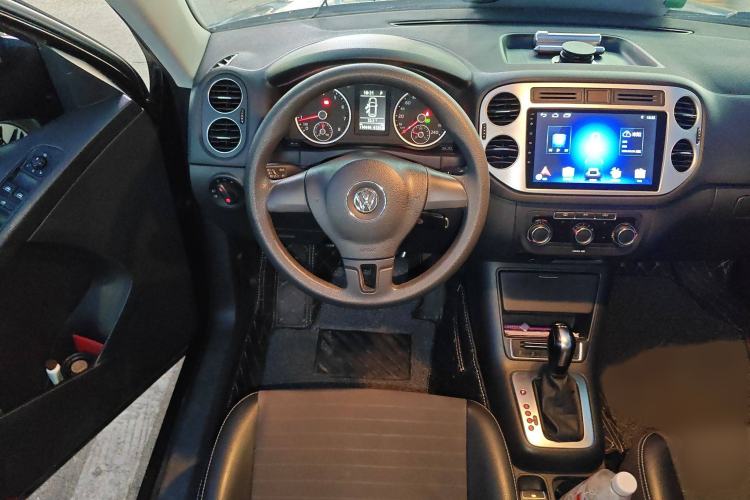 Used Volkswagen Tiguan L 2016 280TSI Automatic Two-Wheel-Drive Silk Road Style Edition
