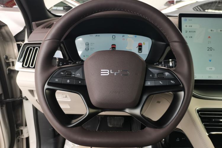 Used BYD Song PLUS New Energy 2025 DM-i Smart Drive 112KM Prestige Model Steering Wheel