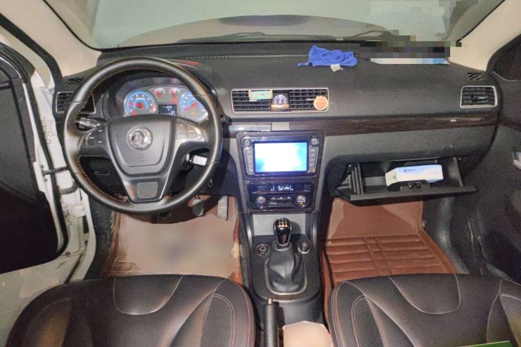 Used Dongfeng Fengon 370 2016 1.5L Manual Luxury Version SFG15-02 7 Seats
