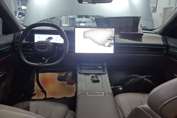 Used Lynk & Co 07 2024 EM-P 126 Long-Range Halo Center Console