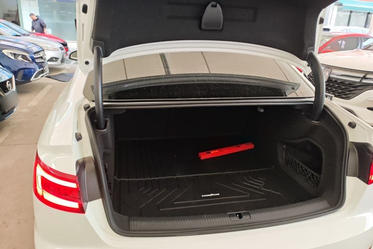 Used Audi A4L 2019 40 TFSI Fashion Version China V