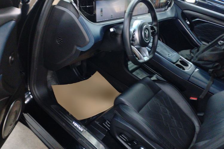 Used VOYAH FREE 2023 Four-Wheel Drive Extended-Range Model with Ultra-Long Range
