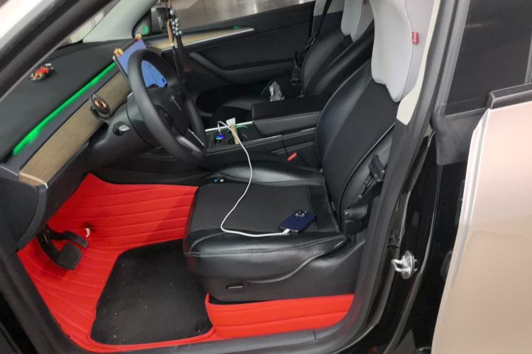 Used Tesla Model Y 2021 Standard Range Rear-Wheel Drive Version Left Front Seat