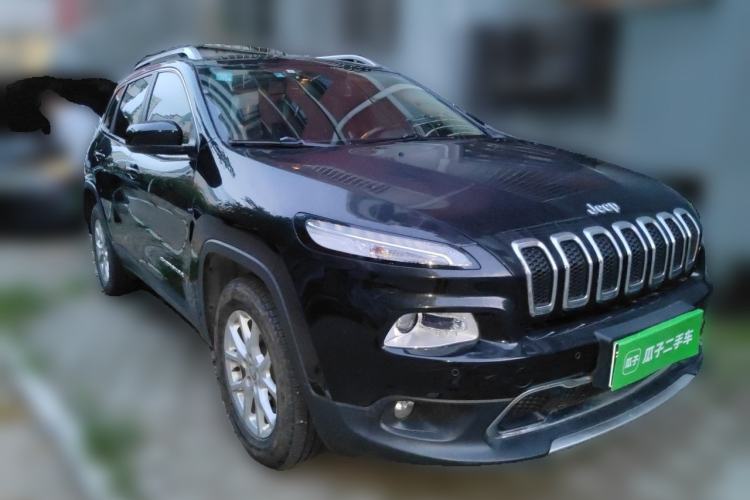 Used Jeep Cherokee 2016 2.4L Professional Smart Version Front Right 45 Deg